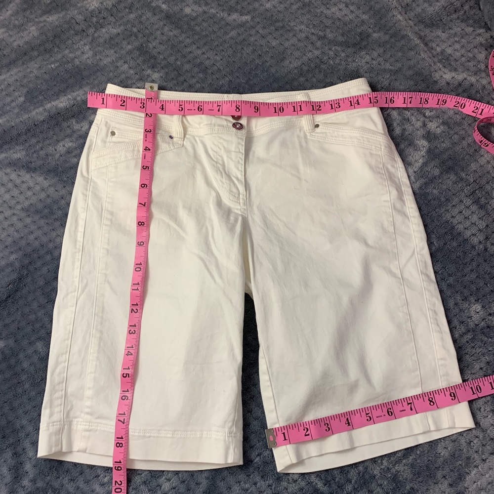White House Black Market Bermuda Shorts Sz. 0 32”W - Picture 8 of 8